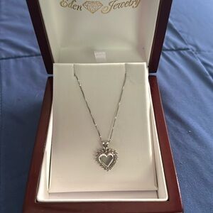 Heart pendant with small 1/4 K diamonds 💎 Ex gave it to me !!